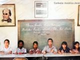 Biblioteca Escolar "Maestro Félix Eduardo Acuña Ruiz", Escuela Estadal "Simón Rodríguez", Guarenas, década de 1970. Reconocimiento a los Buenos Lectores del 6to. Grado "A" con el Profesor Mariano Escobar (Bibliotecario) y la Profesora Janet García de Carelli. Alumnos: Miraida Núñez, Laura Verde, Jhonny Díaz, Argenis Talavera, Mariel Castillo y Zoraida Martín.