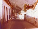 Calle Ambrosio Plaza, Guarenas, año 1978. Al fondo, esquina de la calle 5 de Julio. Se aprecia la ausencia de tránsito vehicular.