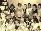 Alumnos del Jardín de Infancia Nuestra Señora de Coromoto, carnavales año 1957. Guarenas, Edo. Miranda, Venezuela.