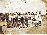 Equipo Femenino de Voleibol, Pueblo Arriba de Guarenas, La Plazoleta, sitio del actual Hospital Dr. Francisco R. García, año 1948