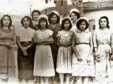 Hermandad Hijas de María, Plaza Bolívar de Guarenas, década 1950. En primera fila y de izquierda a derecha: Celsa Cardozo, Gladys, Odalys y Mireya Acuña, Ermelinda Flores de Azcona, Caridad Cardozo.