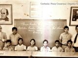 Propietario: Rosa Cosenza / Argenis Talavera. 
Lugar: Biblioteca Escolar "Maestro Félix Eduardo Acuña Ruiz", Escuela Estadal Concentrada "Simón Rodríguez", Guarenas, Edo. Miranda. 
Captura: Década de 1970. 
Comentario: Buenos Lectores del 6to. Grado "B". De izquierda a derecha, de pie: Profesor Mariano Espinoza (Bibliotecario), Raúl Fausto Carrero, Gilberto Carvallo, Profesor César de Jesús Peralta (Subdirector). De izquierda a derecha, sentados: Jesús Robles Linares, Rubén Antonio Milano López, Aimara Pérez, Flor María Fausto Carrero, Irene América Jiménez Parra, Ricardo Campos.