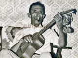 Miguel Parra, cultor de Guarenas, creador de la manifestación popular "La Viejita de Guarenas. Fotografía del año 1980.