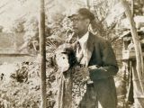 Manifestación Cultural "La Viejita de Guarenas", creada y representada por el cultor Miguel Parra (†). Fotografía del año 1949.