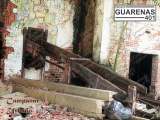 Ingenio azucarero a vapor de la antigua Hacienda Casarapa de Guarenas. Se observa el canal de madera por donde descendía el bagaso de la caña recién prensada. Ésta sería puesta a secar para ser usada como combustible de la caldera de agua o de las pailas de cocción del jugo de caña. Fotografía del 29 de septiembre de 2021.
