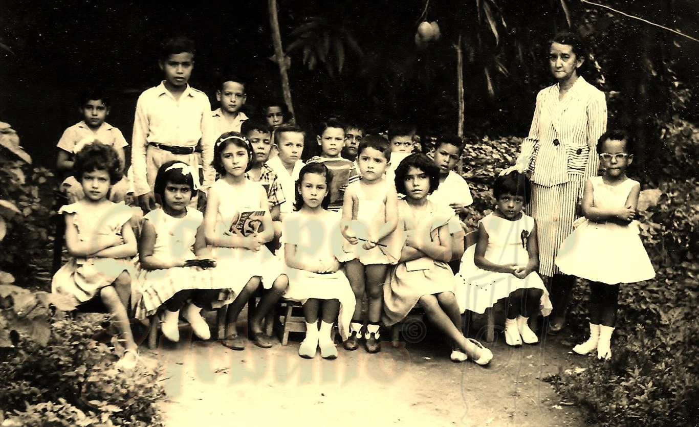 Maestra Ángela Bentancourt de Ortega. Jardín de Infancia Nuestra Señora de Coromoto, año 1958. Guarenas, Edo. Miranda, Venezuela.