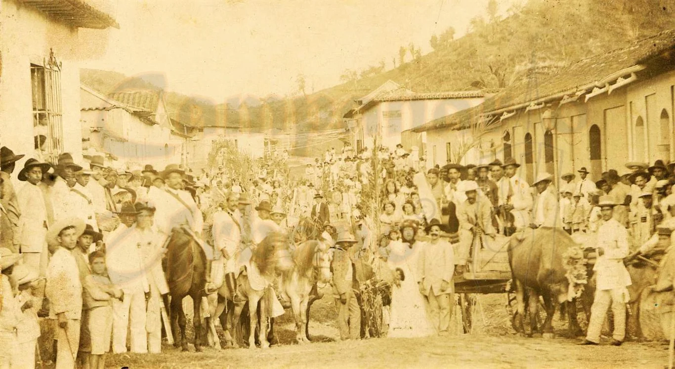 Carnavales Año 1900, Calle Comercio de Guarenas. Al fondo la esquina de la calle Bermúdez