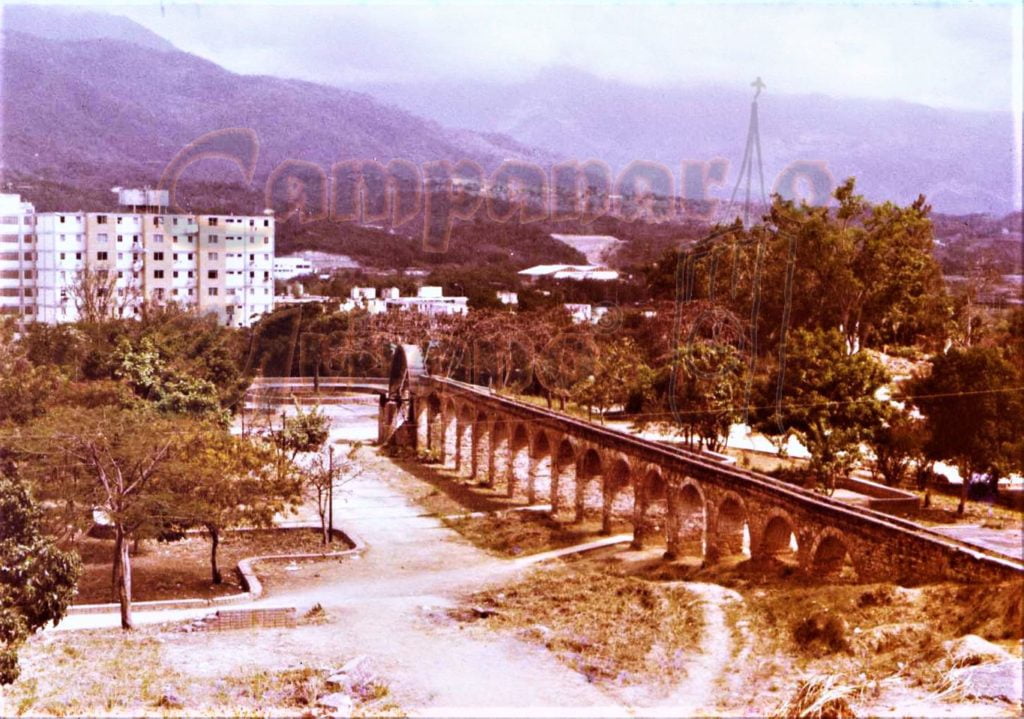 Bloque 10 de la Urbanización Manuel Martínez Manuel. Guarenas, año 1979.