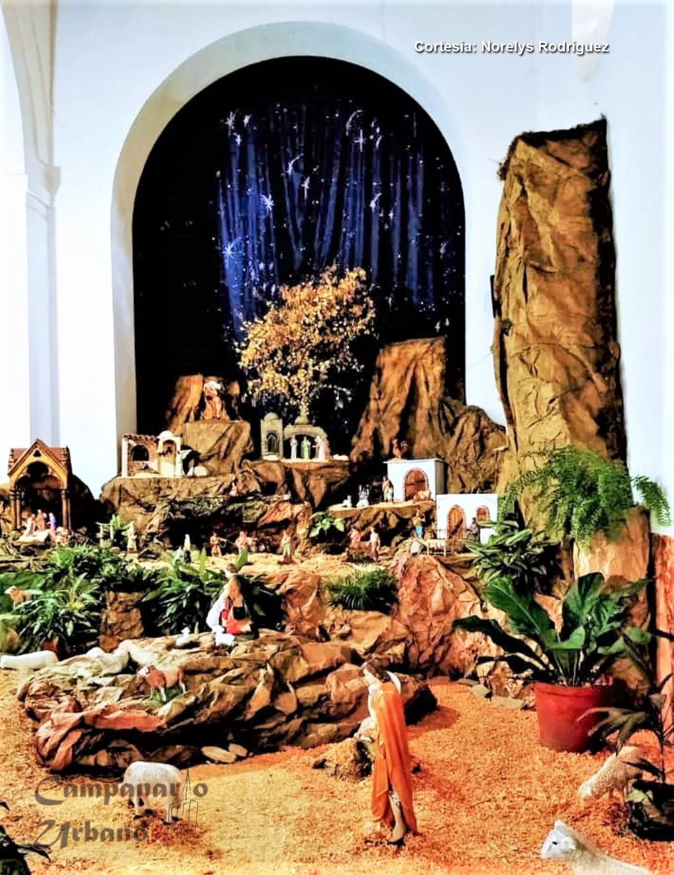 Pesebre navideño de la Catedral Nuestra Señora de Copacabana, Guarenas, año 2020.