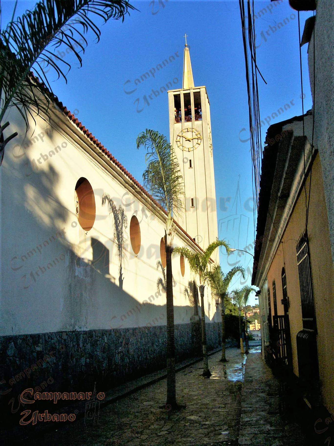Segmento de la antigua calle Real de Guarenas, hoy Boulevard. Fotografía del año 2010.
