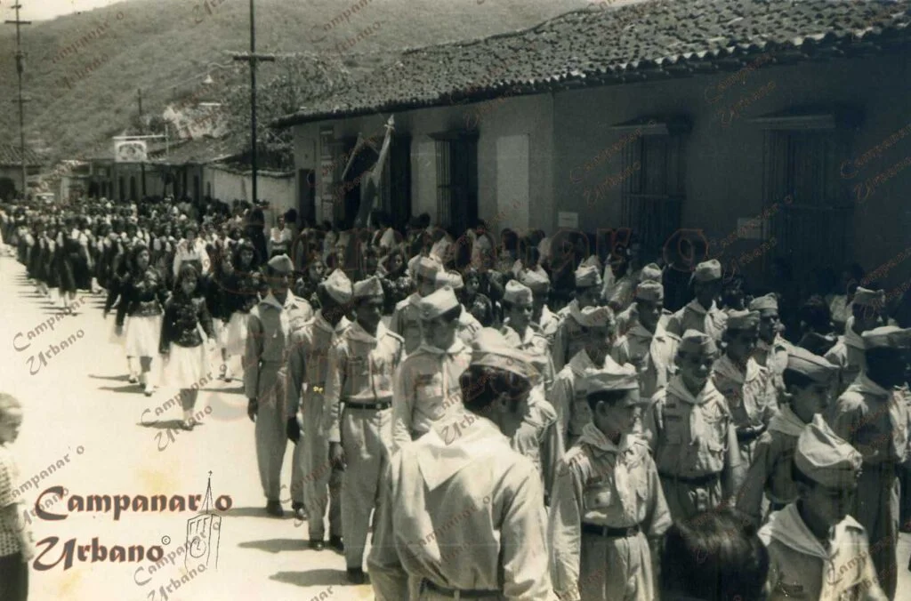 Calle Régulo Fránquiz de Guarenas durante la Semana Patria de 1951.