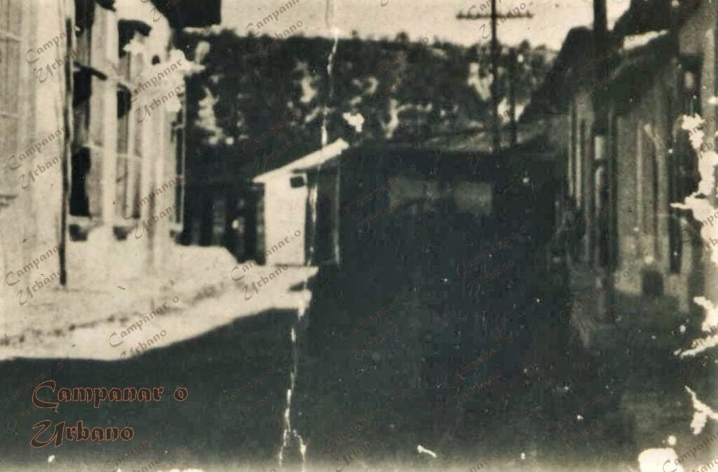 Esquina de La Candelaria, calle Comercio con calle Ayacucho, Guarenas, año 1941.