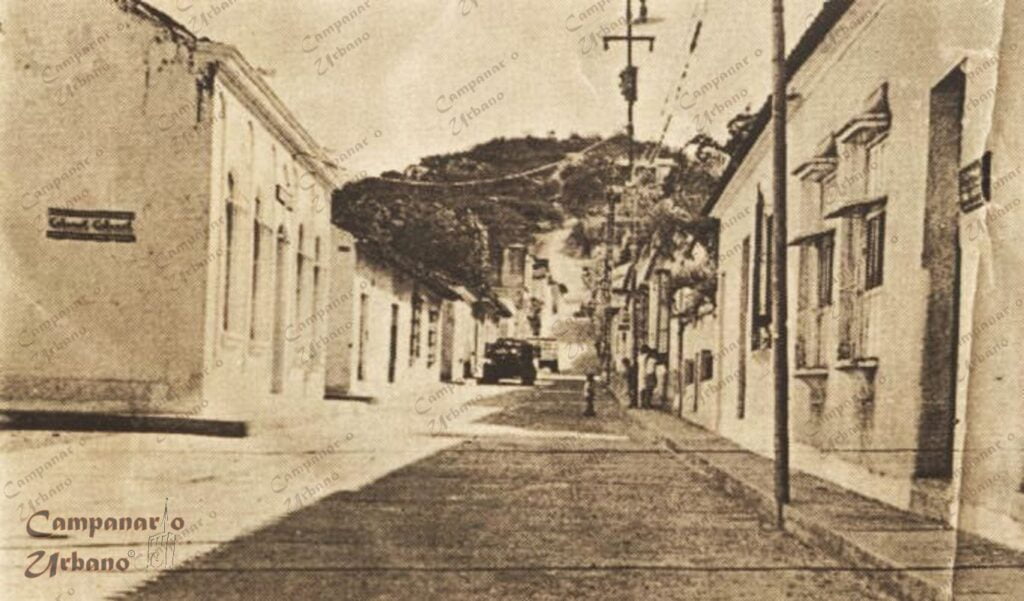 Esquina del Hospital, calle Bolívar con calle Colón, Guarenas, año 1940.