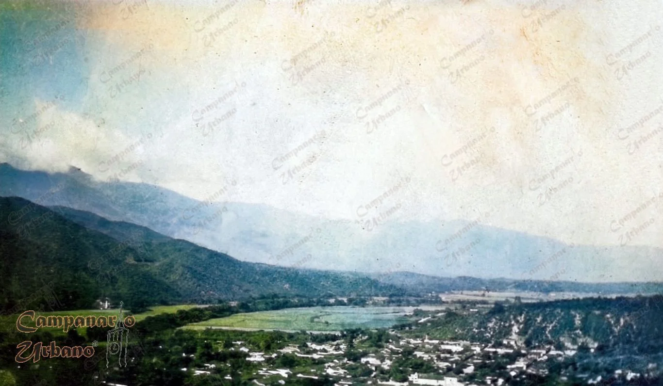 Vista del valle de Guarenas en la década de 1910. Fotografía restaurada y coloreada digitalmente por Campanario Urbano.