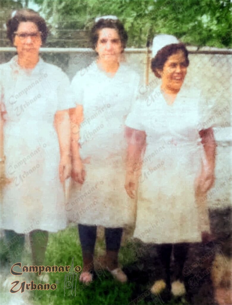 Enfermeras del Hospital Dr. Francisco Rafael García de Guarenas: Ana Julia Arocha, Francisca Arocha (Panchita) y Martina, década de 1970. Fotografía restaurada y coloreada digitalmente por Campanario Urbano.
