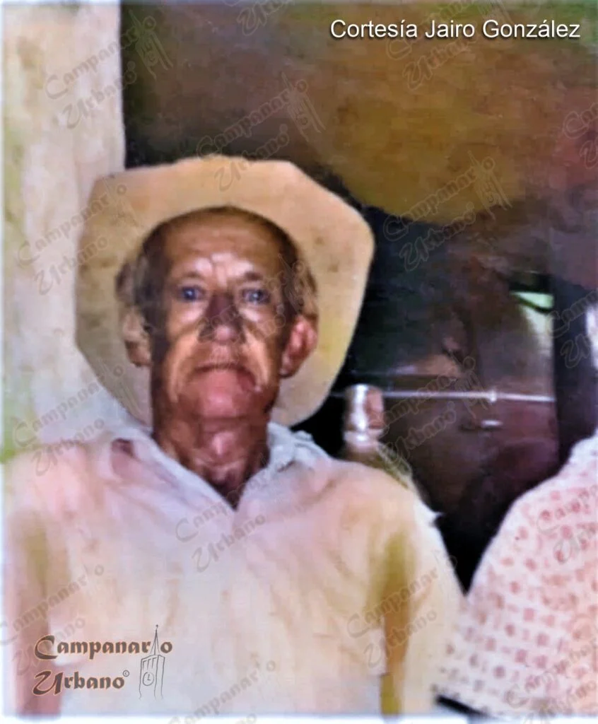 Señor Manuel González (1888-1973), quien fuera dueño de la tejería y ciruelar que estuvieron ubicados en los predios de la actual Urbanización El Calvario de Guarenas. Fotografía restaurada y coloreada digitalmente por Campanario Urbano.