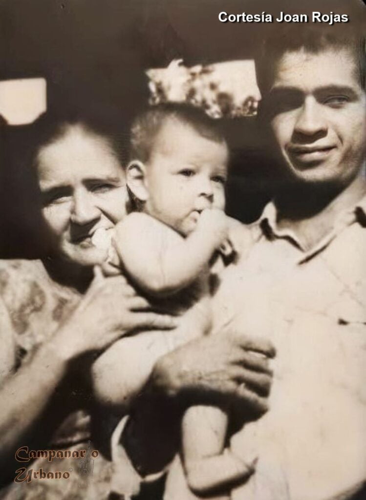 El profesor Antonio José Rojas (†) junto a su madre Carmen Lucrecia Rojas.