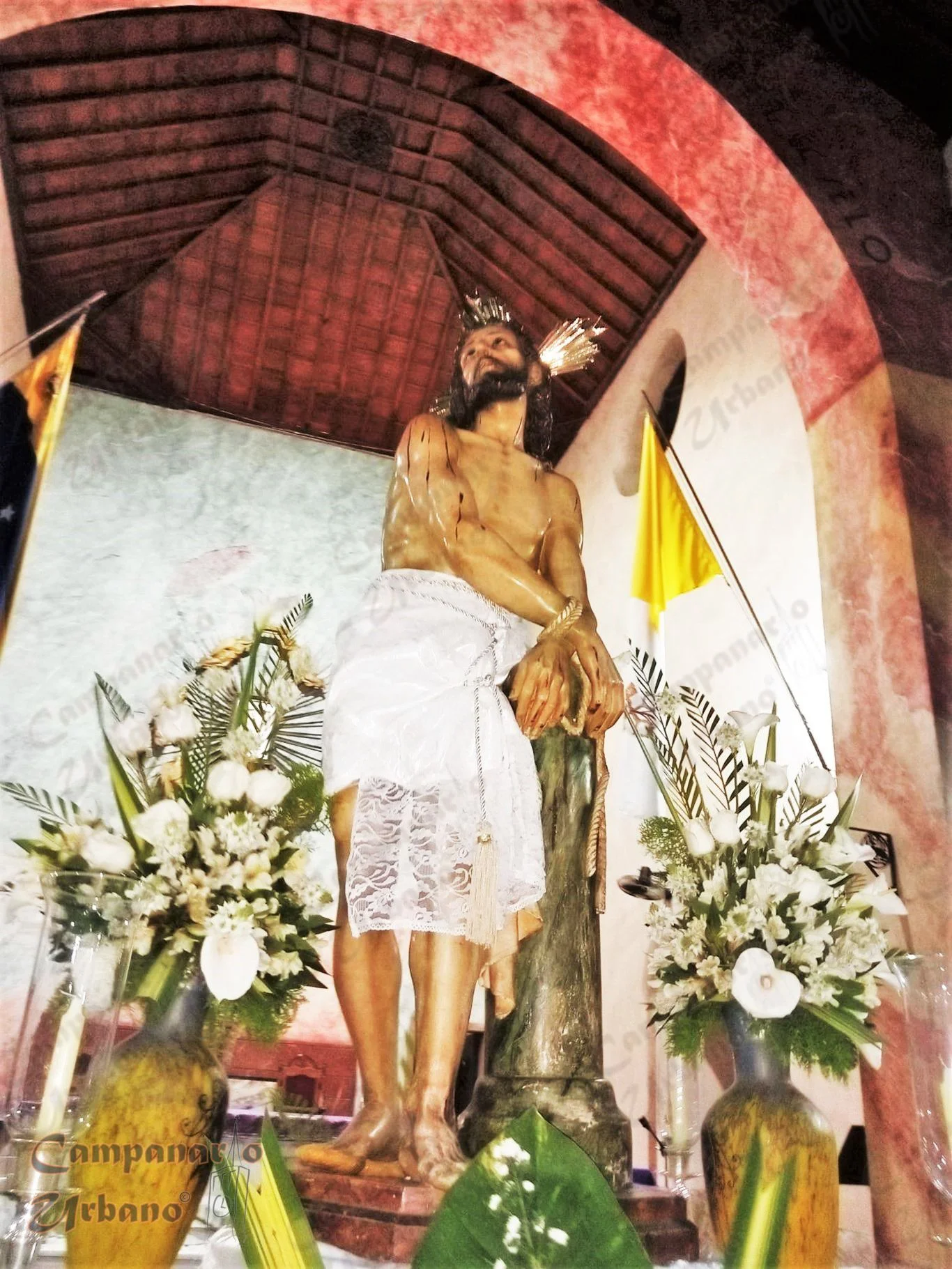 Imagen de Jesús Atado a la Columna, Catedral Nuestra Señora de Copacabana de Guarenas, durante su preparación la noche del domingo 10 de abril de 2022. Fotografía cortesía de la Sociedad Jesús Atado a la Columna.
