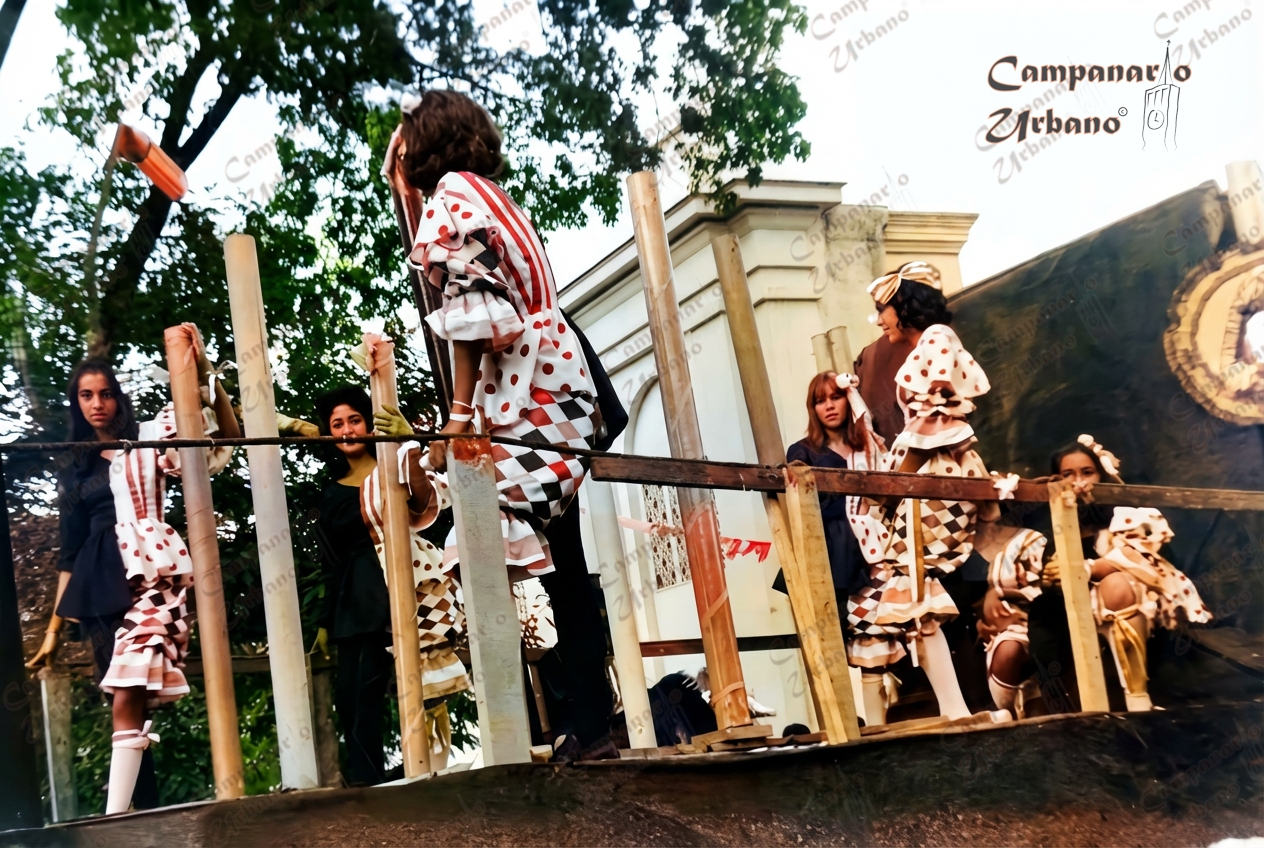 Carnavales y Arte en Guarenas, carroza, año 1963. Imagen coloreada por IA.